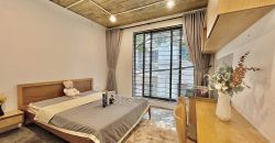 Industrial Studio – Không Gian Sống Tối Giản, Ngập Tràn Ánh Sáng