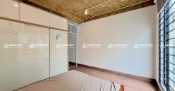Warm Industrial 1-Bedroom – Không Gian Sống Ấm Cúng & Riêng Tư