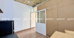 Warm Industrial 1-Bedroom – Không Gian Sống Ấm Cúng & Riêng Tư