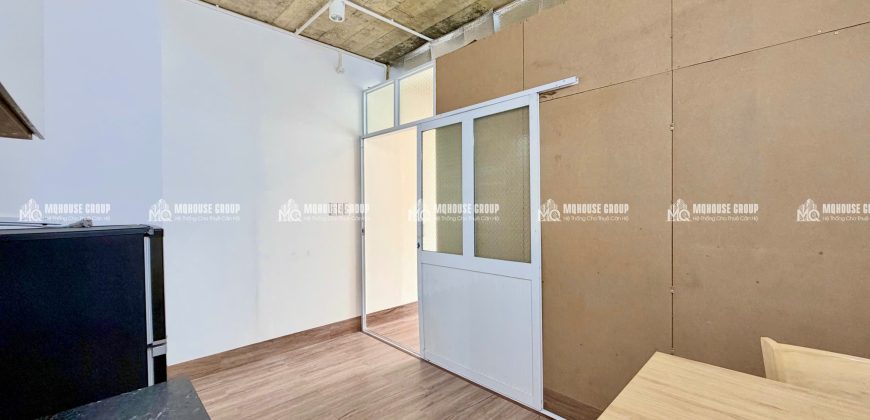Warm Industrial 1-Bedroom – Không Gian Sống Ấm Cúng & Riêng Tư