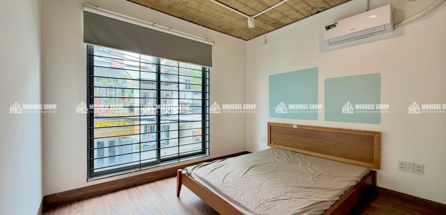 Warm Industrial 1-Bedroom – Không Gian Sống Ấm Cúng & Riêng Tư