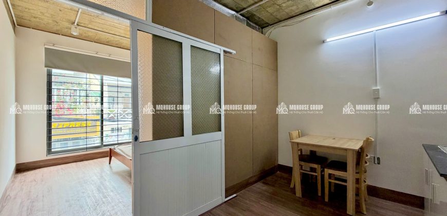 Warm Industrial 1-Bedroom – Không Gian Sống Ấm Cúng & Riêng Tư
