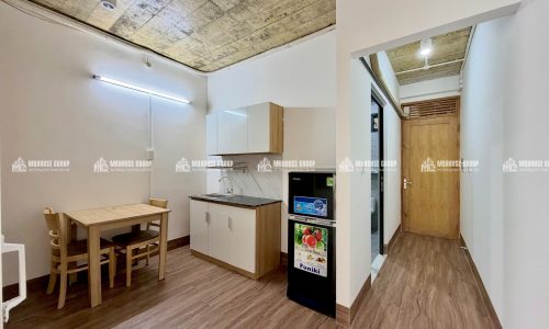 Warm Industrial 1-Bedroom – Không Gian Sống Ấm Cúng & Riêng Tư